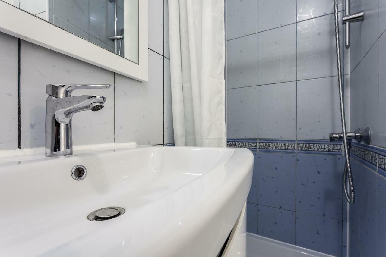 Modern Apartment In Lviv Historic Centre Exterior photo