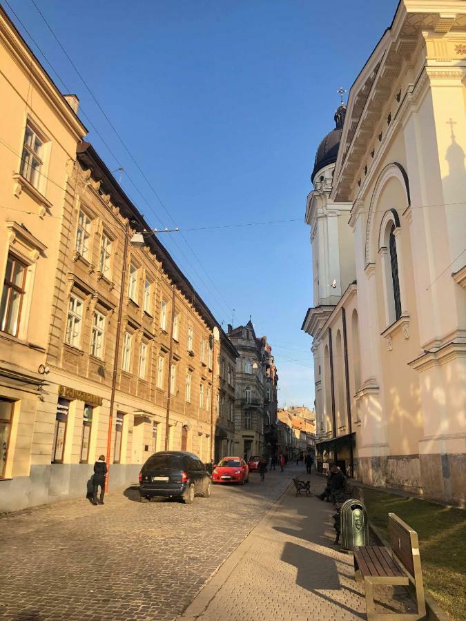Modern Apartment In Lviv Historic Centre Exterior photo