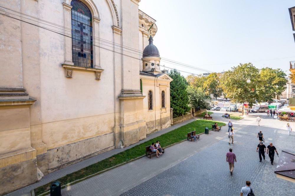 Modern Apartment In Lviv Historic Centre Exterior photo